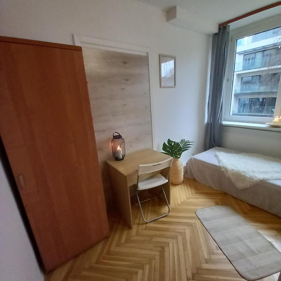 Regem Pokoje Zlota Варшава Екстериор снимка