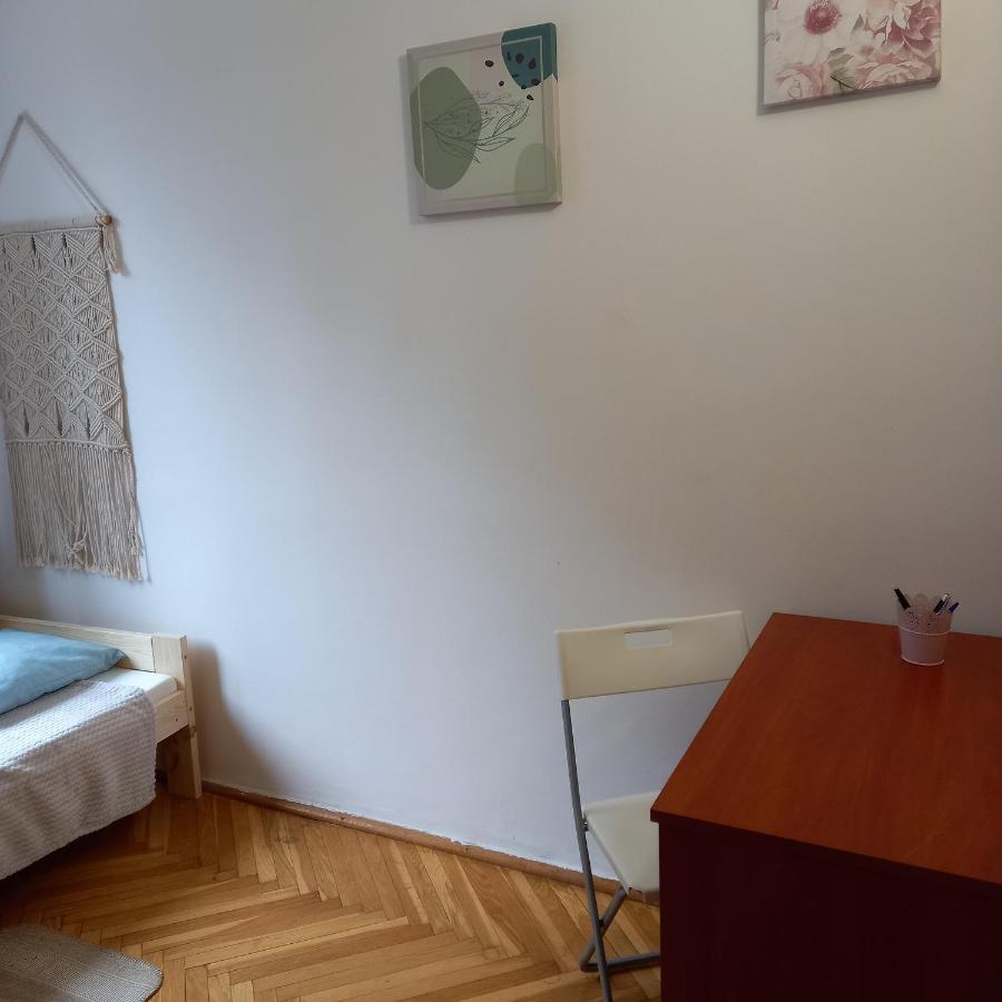 Regem Pokoje Zlota Варшава Екстериор снимка